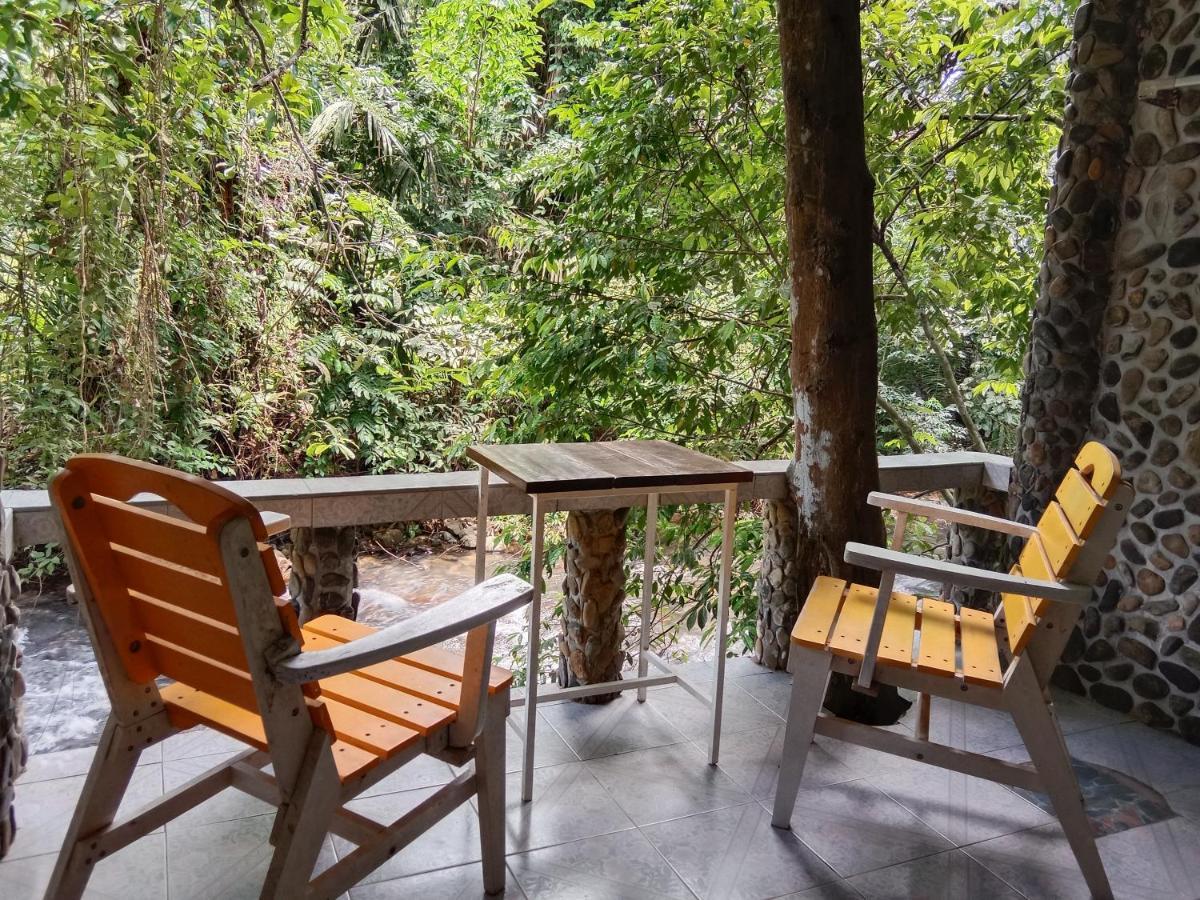 树顶河小屋度假村 2* Khao Sok National Park