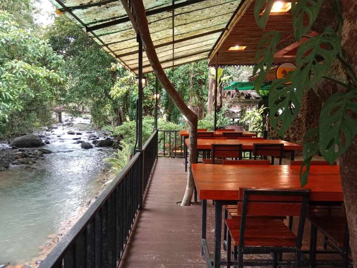 树顶河小屋度假村 2* Khao Sok National Park